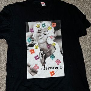 Supreme T-Shirt